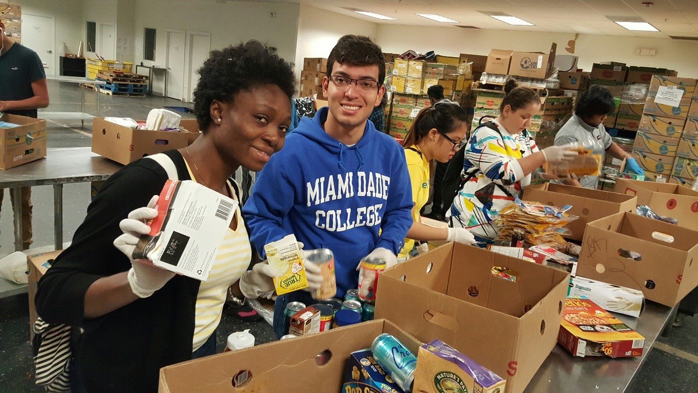 Miami Dade College students volunteering at Feeding South Florida