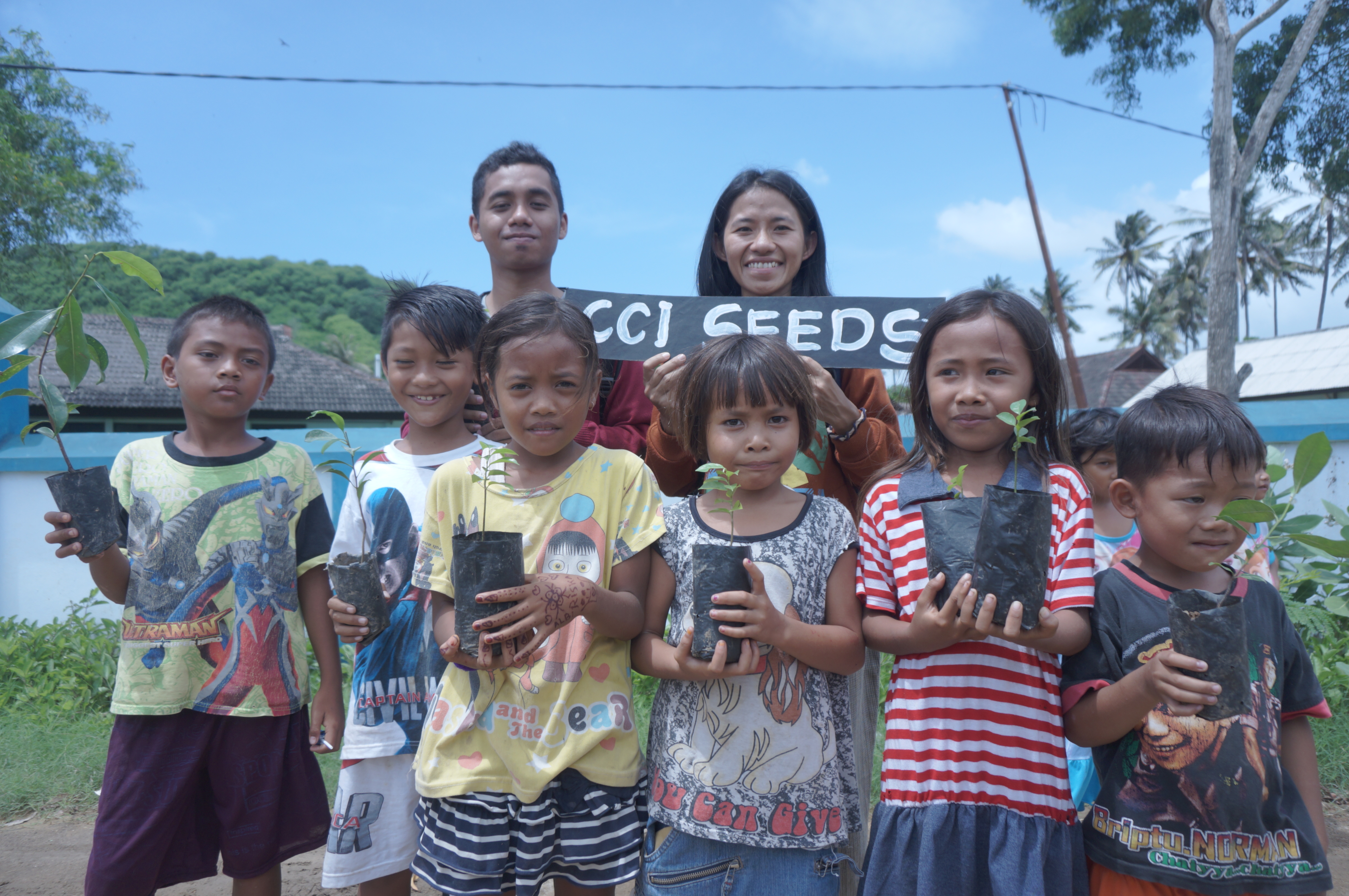 Ziadah celebrates #CCISeeds with her Backpacking Library project in Indonesia