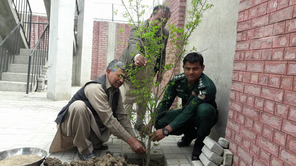 Muhammad Shahzad Khan plants #CCISeeds with rescue squad in Pakistan