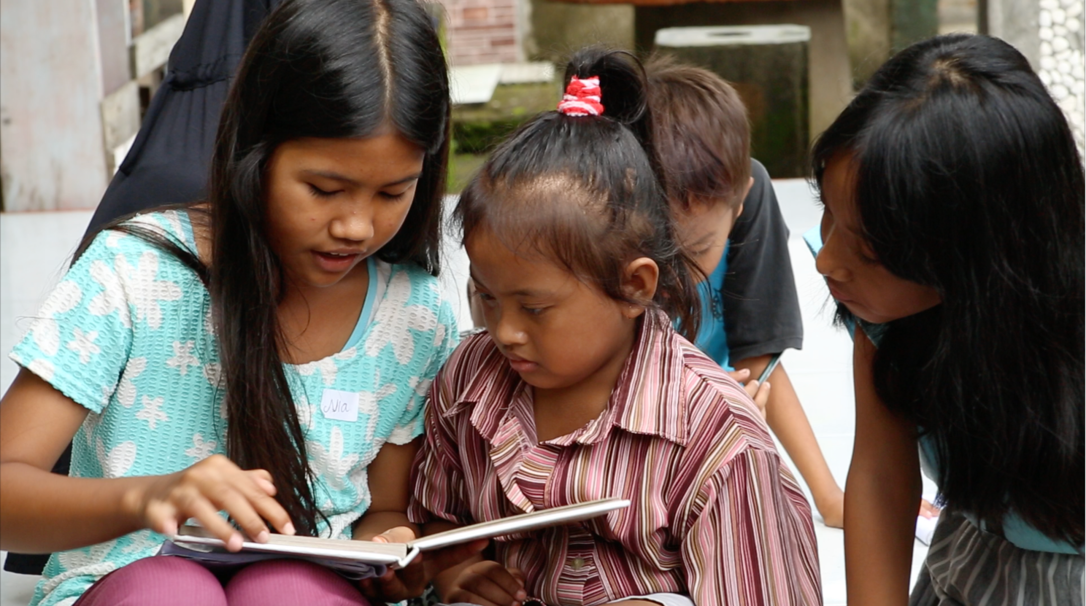 Ziadah Backpacking Library Program brings books to children in remote villages in Indonesia